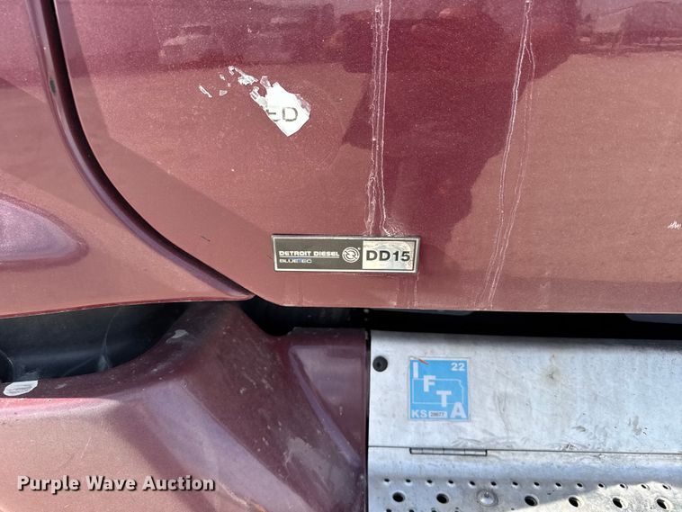 image for item EU6409 2011 Freightliner Cascadia semi truck