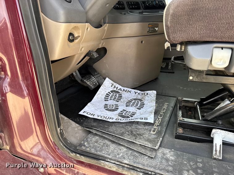 image for item EU6409 2011 Freightliner Cascadia semi truck