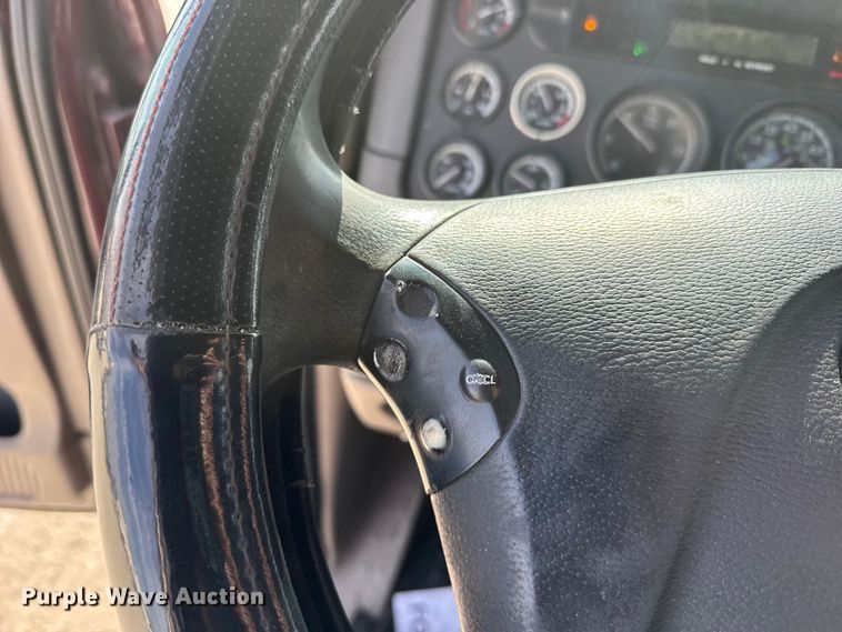 image for item EU6409 2011 Freightliner Cascadia semi truck