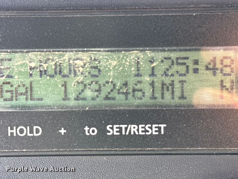 image for item EU6409 2011 Freightliner Cascadia semi truck