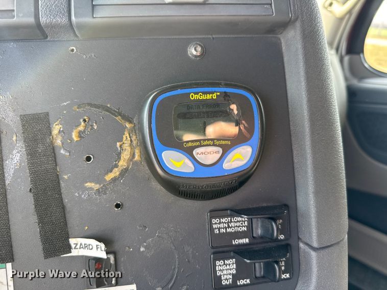 image for item EU6409 2011 Freightliner Cascadia semi truck