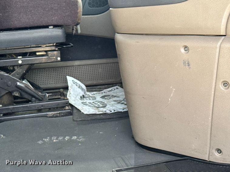 image for item EU6409 2011 Freightliner Cascadia semi truck