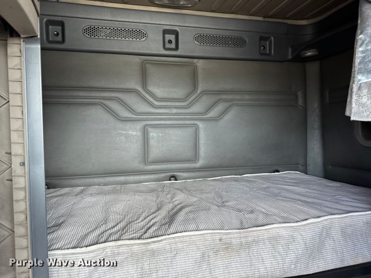 image for item EU6409 2011 Freightliner Cascadia semi truck