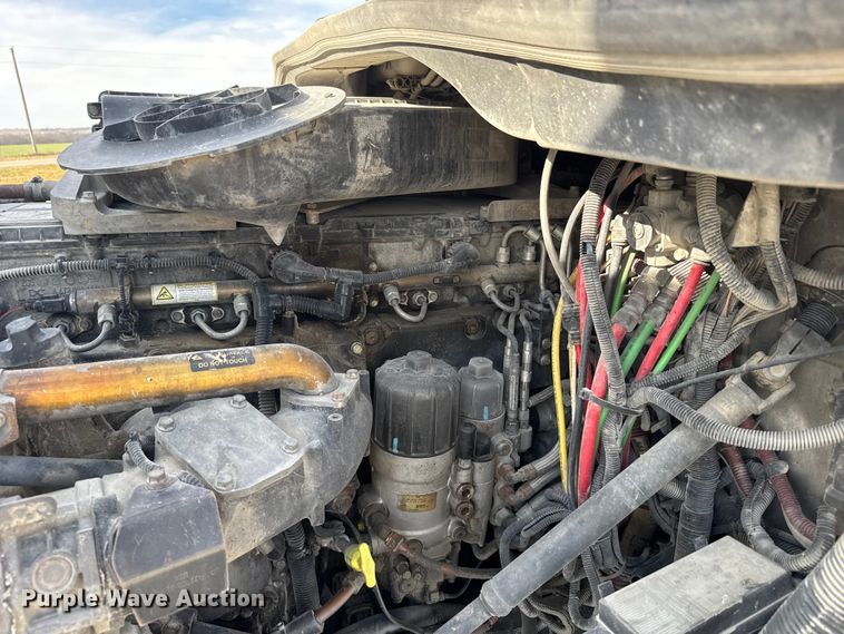 image for item EU6409 2011 Freightliner Cascadia semi truck