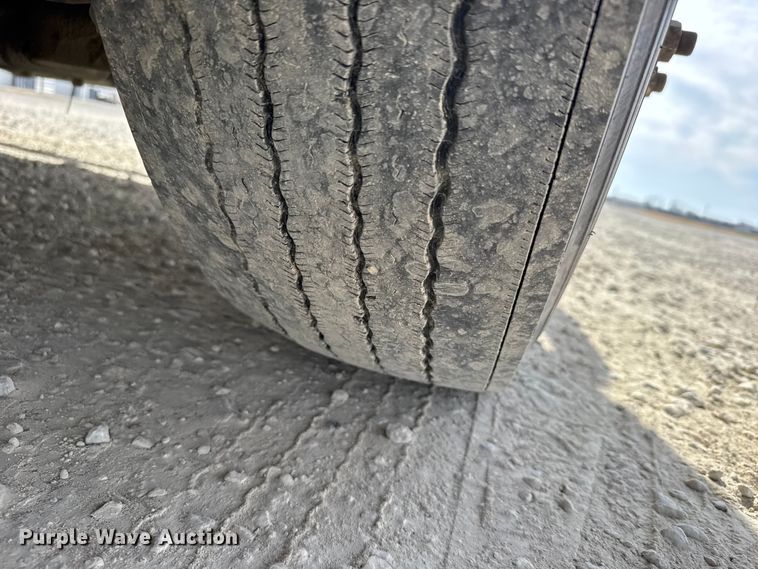 image for item EU6409 2011 Freightliner Cascadia semi truck