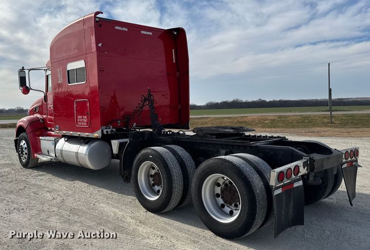 image for item EU6410 2009 Peterbilt 386 semi truck