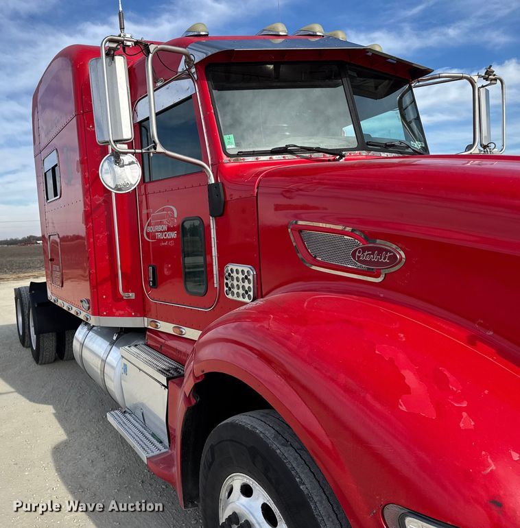image for item EU6410 2009 Peterbilt 386 semi truck