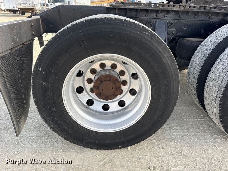 image for item EU6410 2009 Peterbilt 386 semi truck