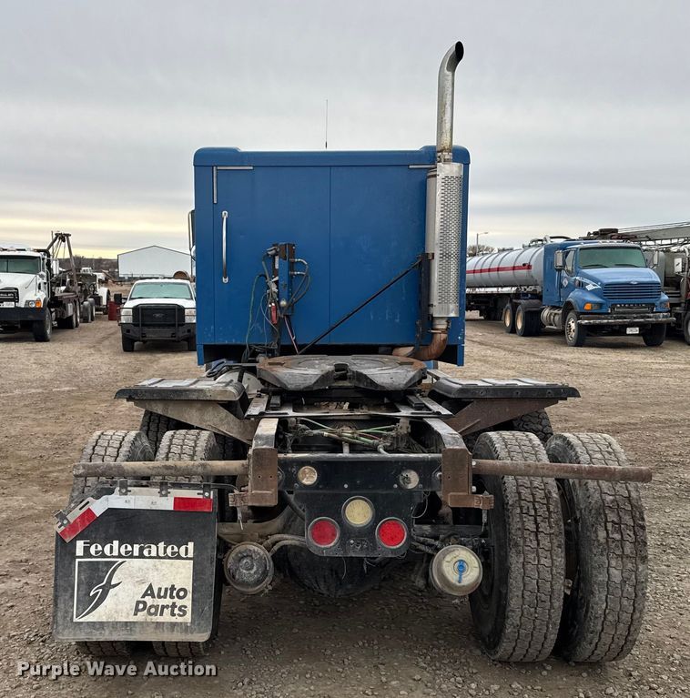 image for item EU6459 2007 Sterling L-Line semi truck