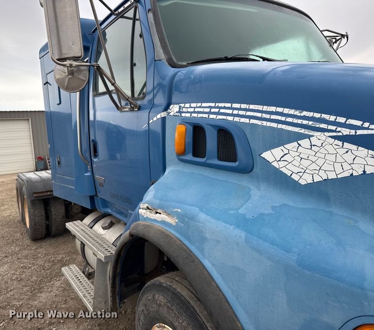 image for item EU6459 2007 Sterling L-Line semi truck