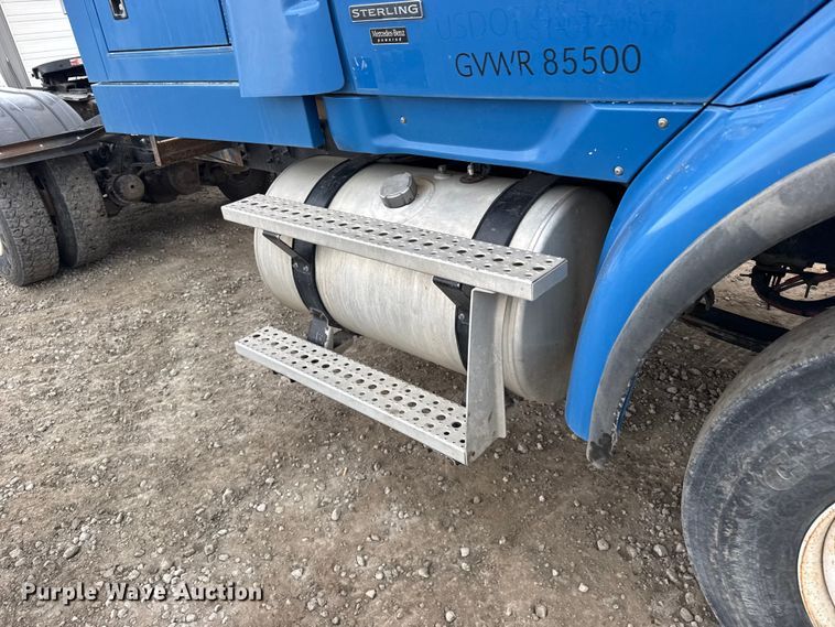 image for item EU6459 2007 Sterling L-Line semi truck