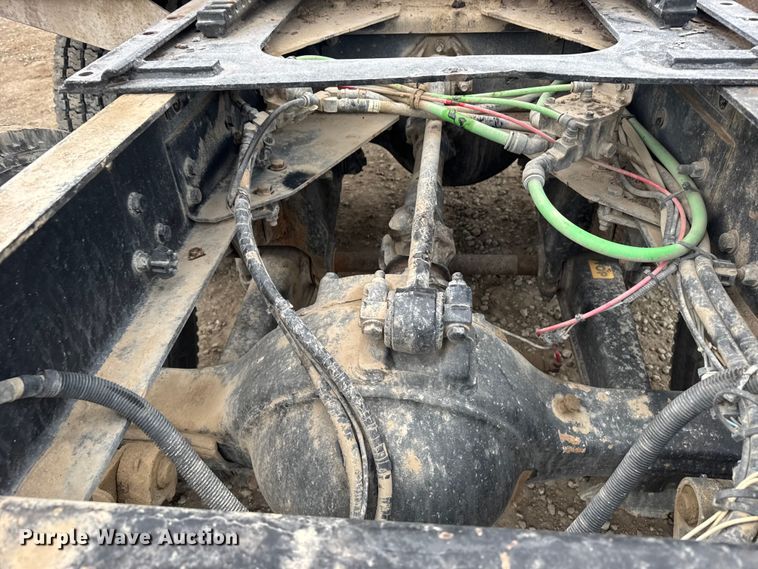 image for item EU6459 2007 Sterling L-Line semi truck