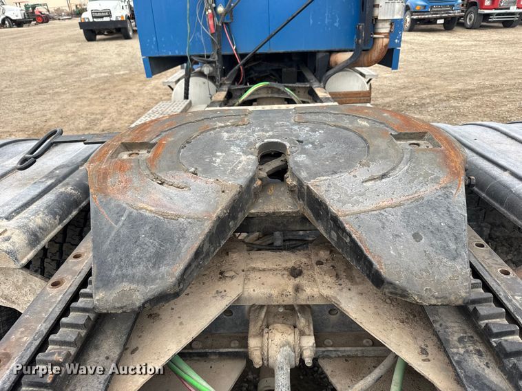 image for item EU6459 2007 Sterling L-Line semi truck