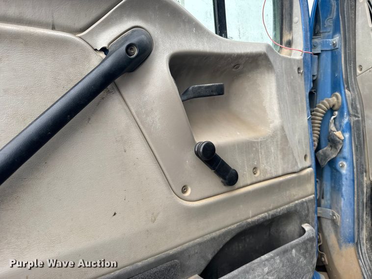 image for item EU6459 2007 Sterling L-Line semi truck