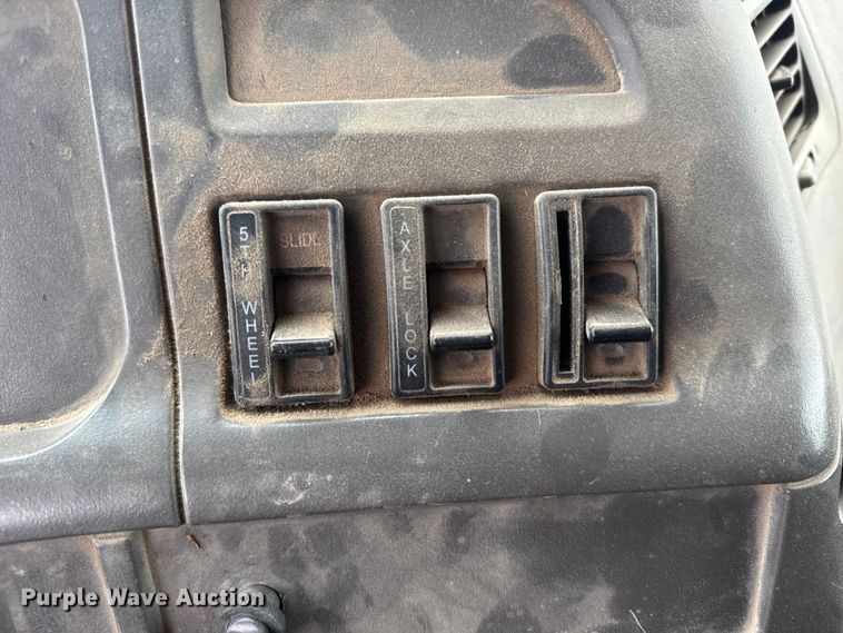 image for item EU6459 2007 Sterling L-Line semi truck