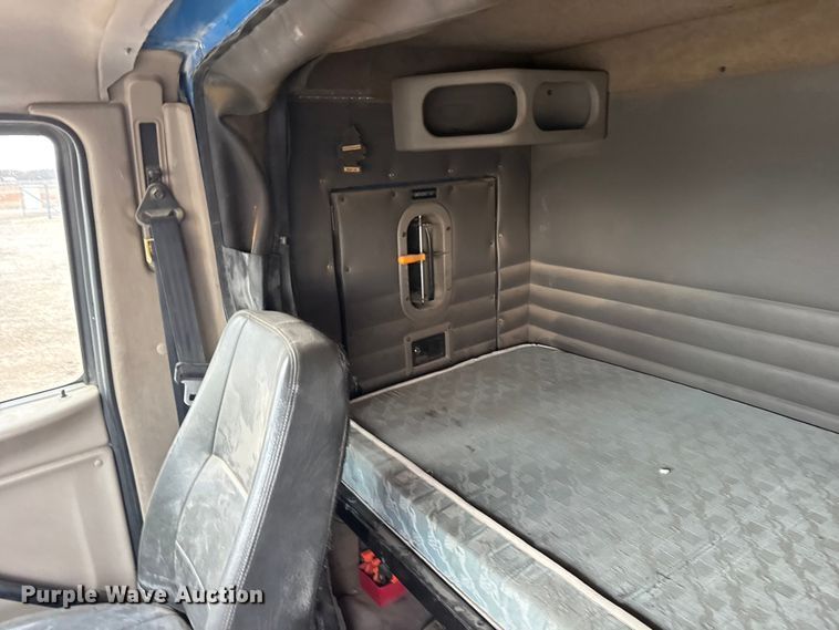 image for item EU6459 2007 Sterling L-Line semi truck