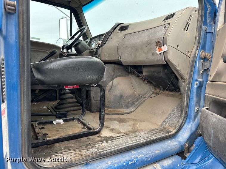 image for item EU6459 2007 Sterling L-Line semi truck