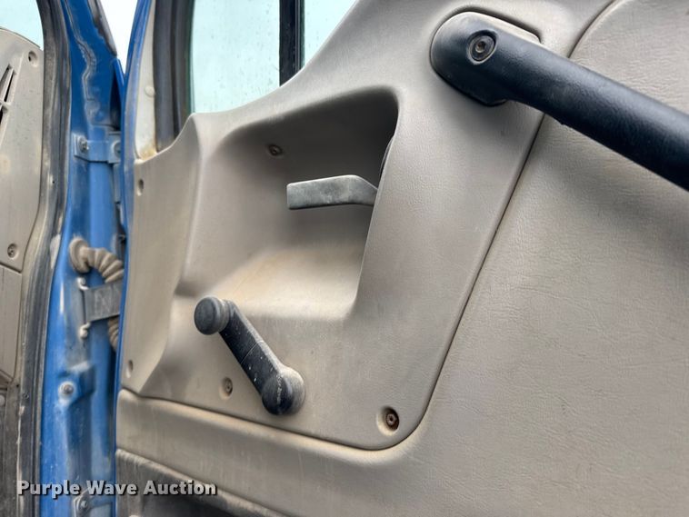 image for item EU6459 2007 Sterling L-Line semi truck