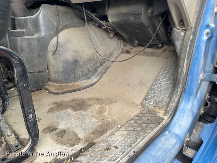 image for item EU6459 2007 Sterling L-Line semi truck