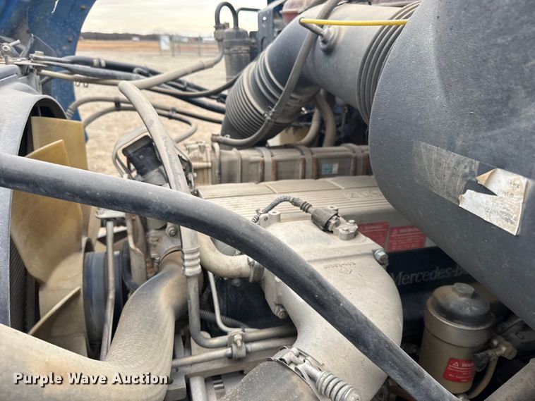 image for item EU6459 2007 Sterling L-Line semi truck