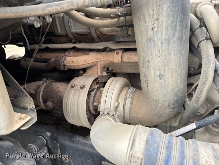 image for item EU6459 2007 Sterling L-Line semi truck