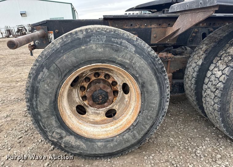 image for item EU6459 2007 Sterling L-Line semi truck