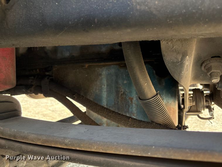 image for item EU7034 2002 International 4300 truck cab and chassis