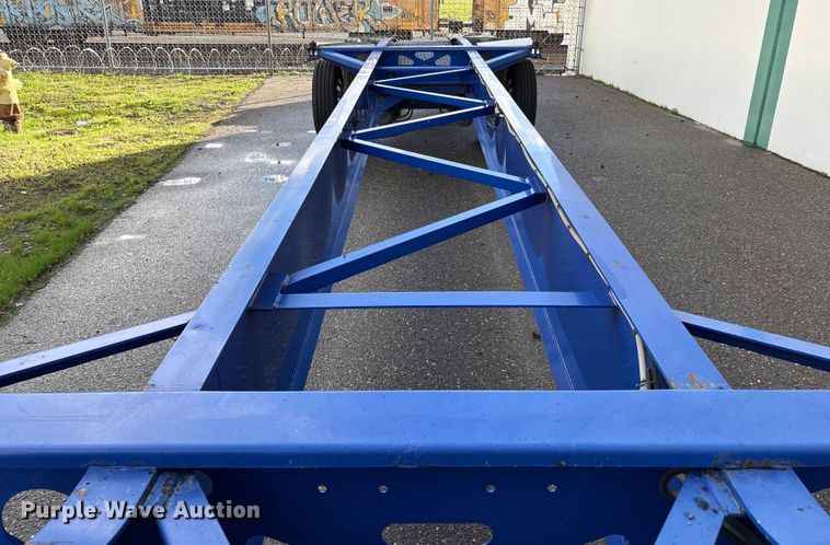 image for item EU8536 2013 Reinke container trailer