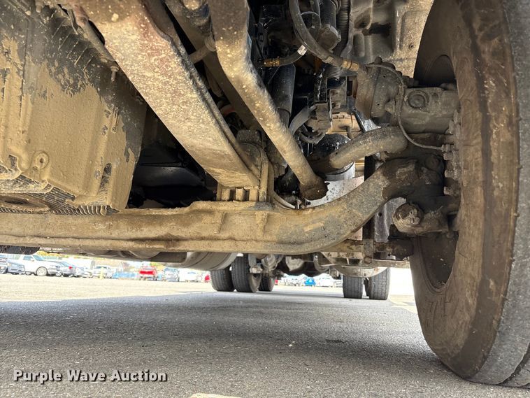 image for item EU8540 2017 Peterbilt 579 semi truck