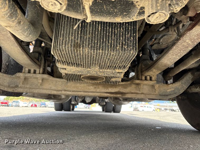 image for item EU8540 2017 Peterbilt 579 semi truck