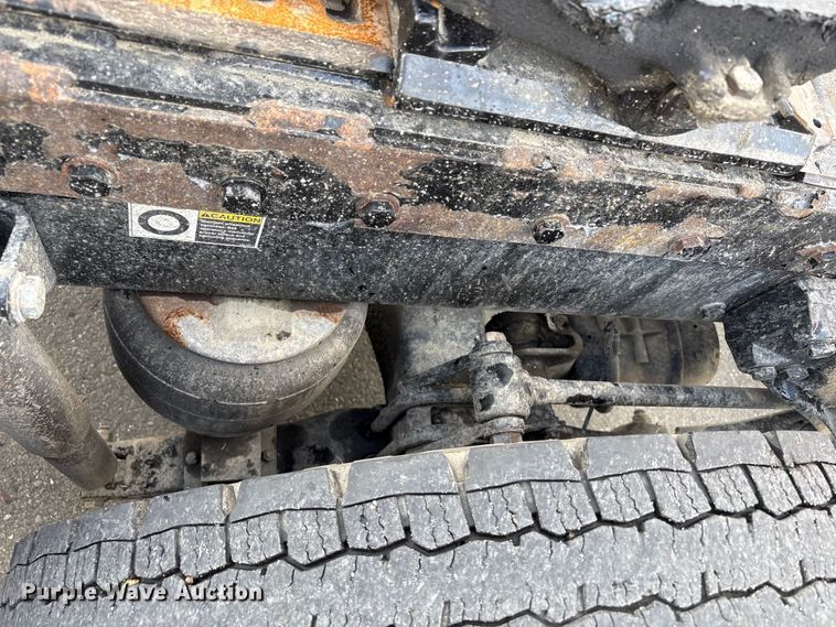 image for item EU8540 2017 Peterbilt 579 semi truck