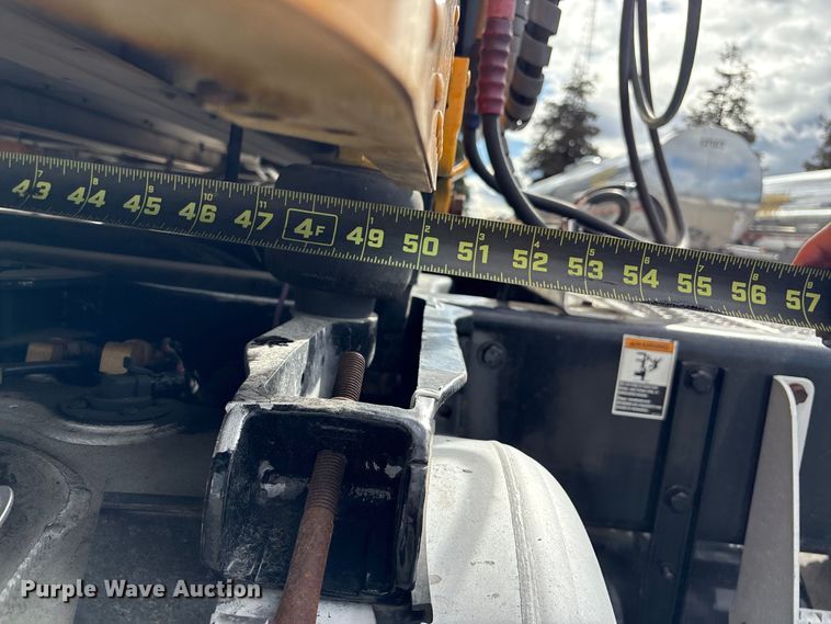 image for item EU8540 2017 Peterbilt 579 semi truck