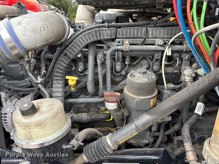 image for item EU8540 2017 Peterbilt 579 semi truck