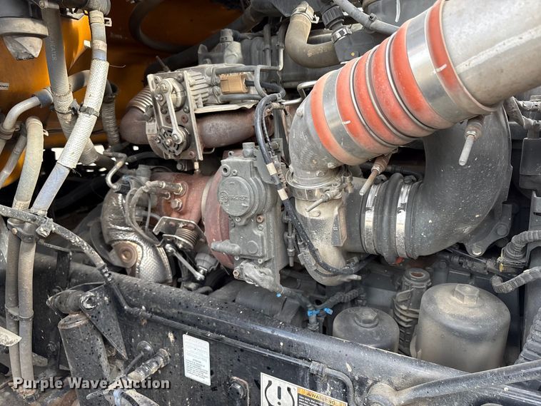 image for item EU8540 2017 Peterbilt 579 semi truck