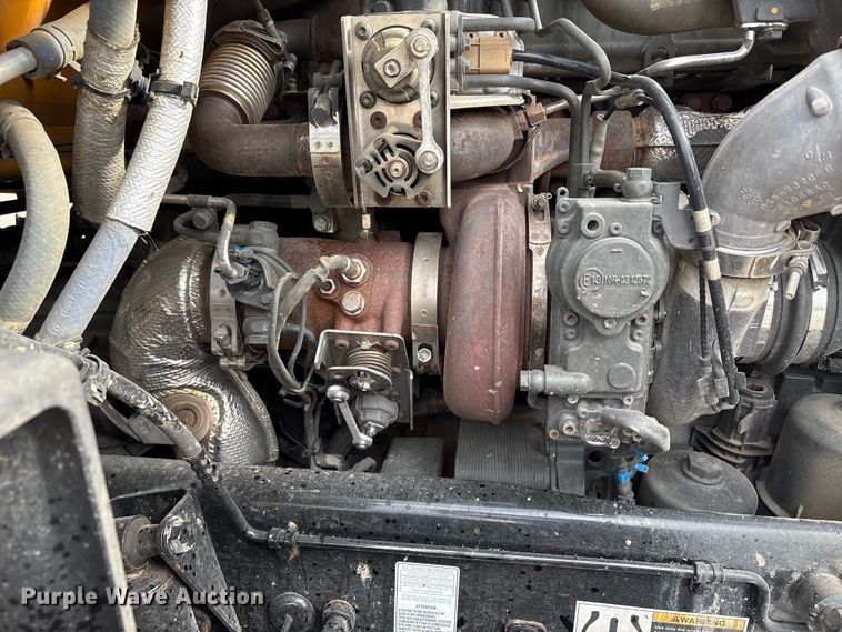 image for item EU8540 2017 Peterbilt 579 semi truck