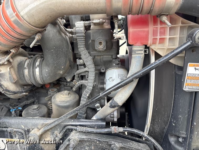 image for item EU8540 2017 Peterbilt 579 semi truck