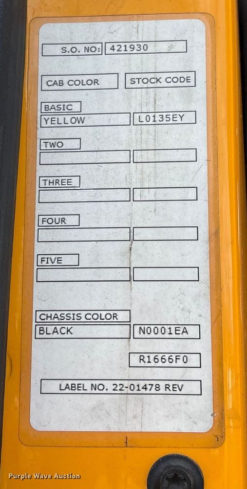 image for item EU8540 2017 Peterbilt 579 semi truck