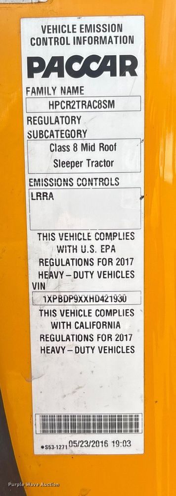 image for item EU8540 2017 Peterbilt 579 semi truck