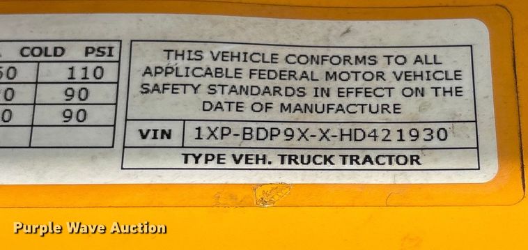 image for item EU8540 2017 Peterbilt 579 semi truck