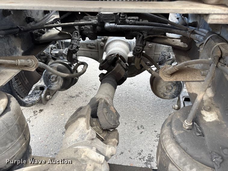 image for item EU8541 2017 Peterbilt 579 semi truck