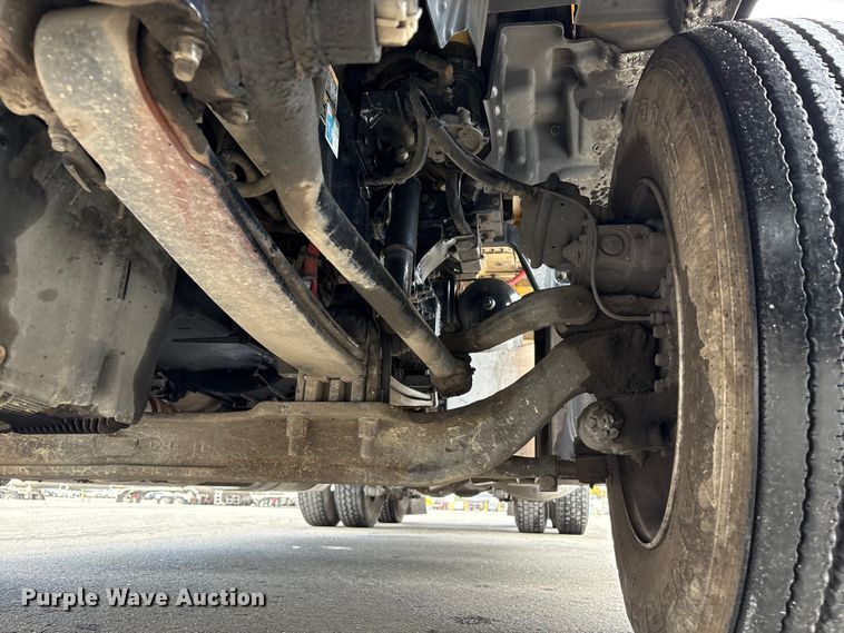 image for item EU8541 2017 Peterbilt 579 semi truck