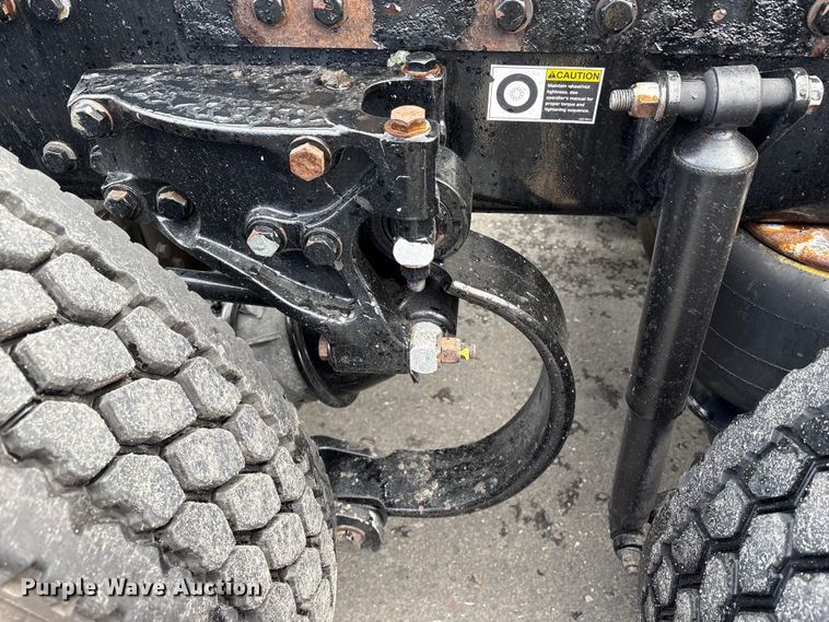 image for item EU8541 2017 Peterbilt 579 semi truck