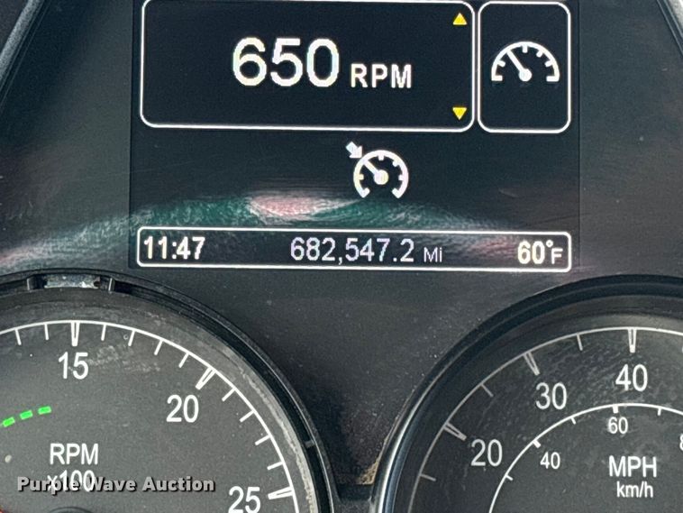 image for item EU8541 2017 Peterbilt 579 semi truck