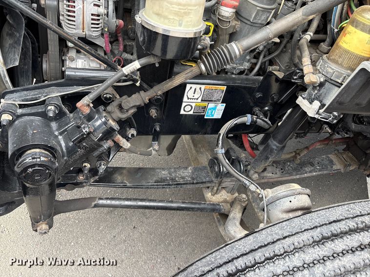 image for item EU8541 2017 Peterbilt 579 semi truck