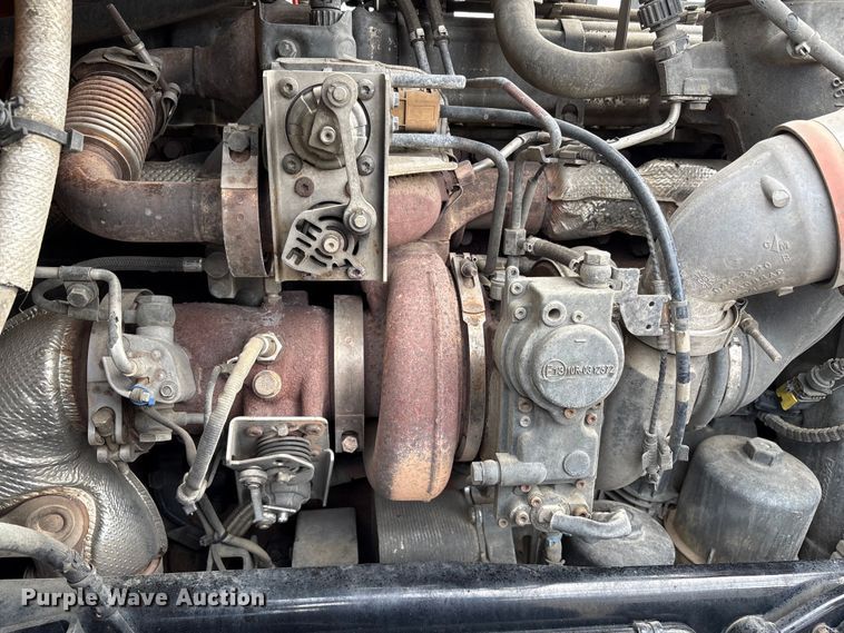 image for item EU8541 2017 Peterbilt 579 semi truck