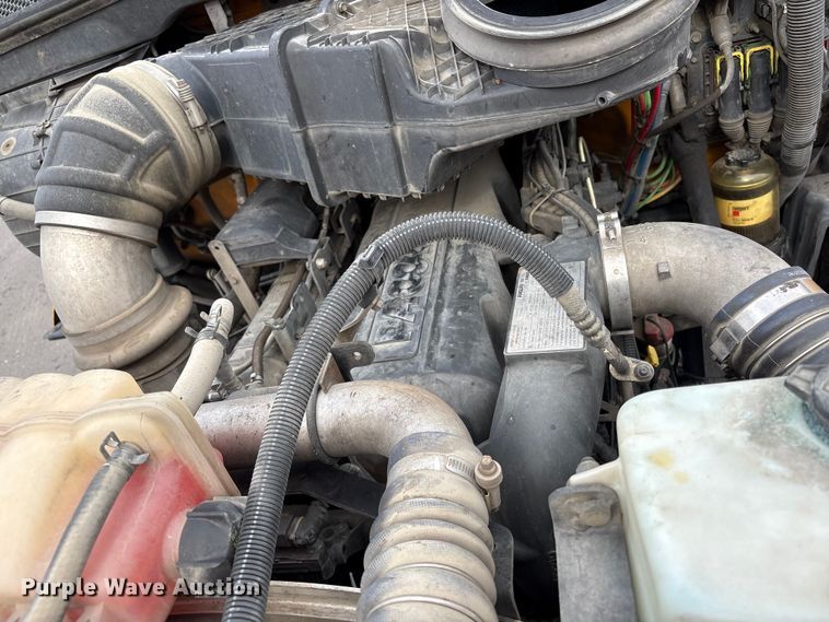 image for item EU8541 2017 Peterbilt 579 semi truck