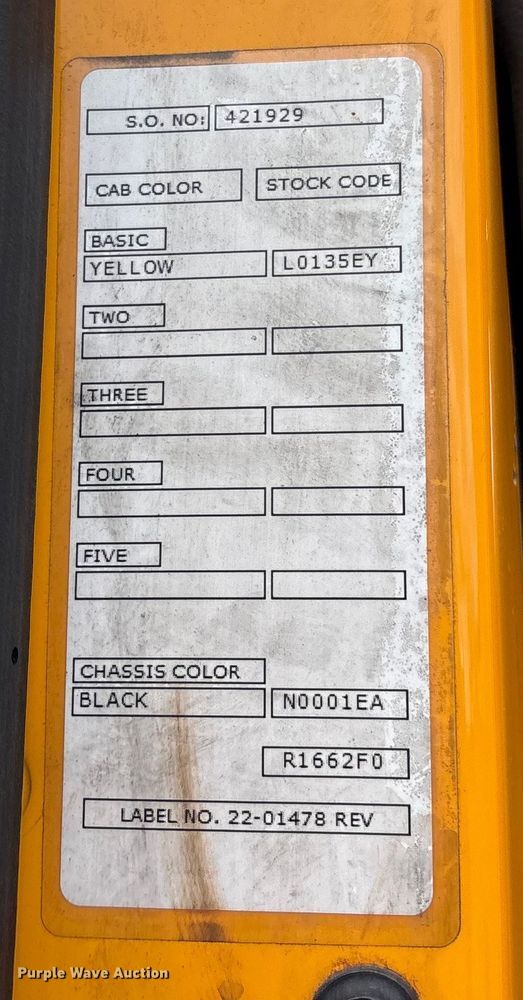 image for item EU8541 2017 Peterbilt 579 semi truck