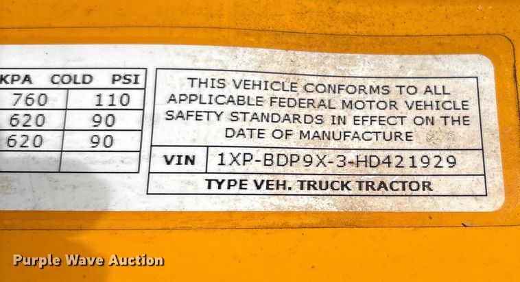 image for item EU8541 2017 Peterbilt 579 semi truck