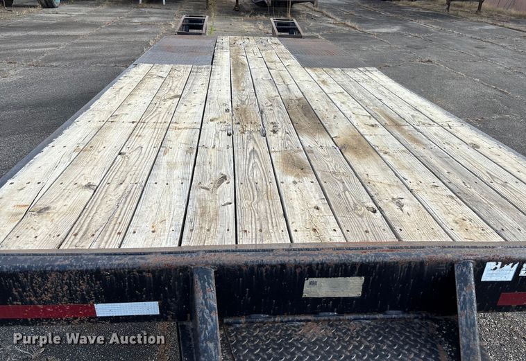 image for item EV3319 1998 Trail King TK40LP equipment trailer