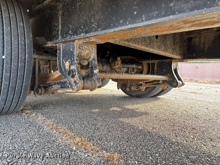 image for item EV3319 1998 Trail King TK40LP equipment trailer